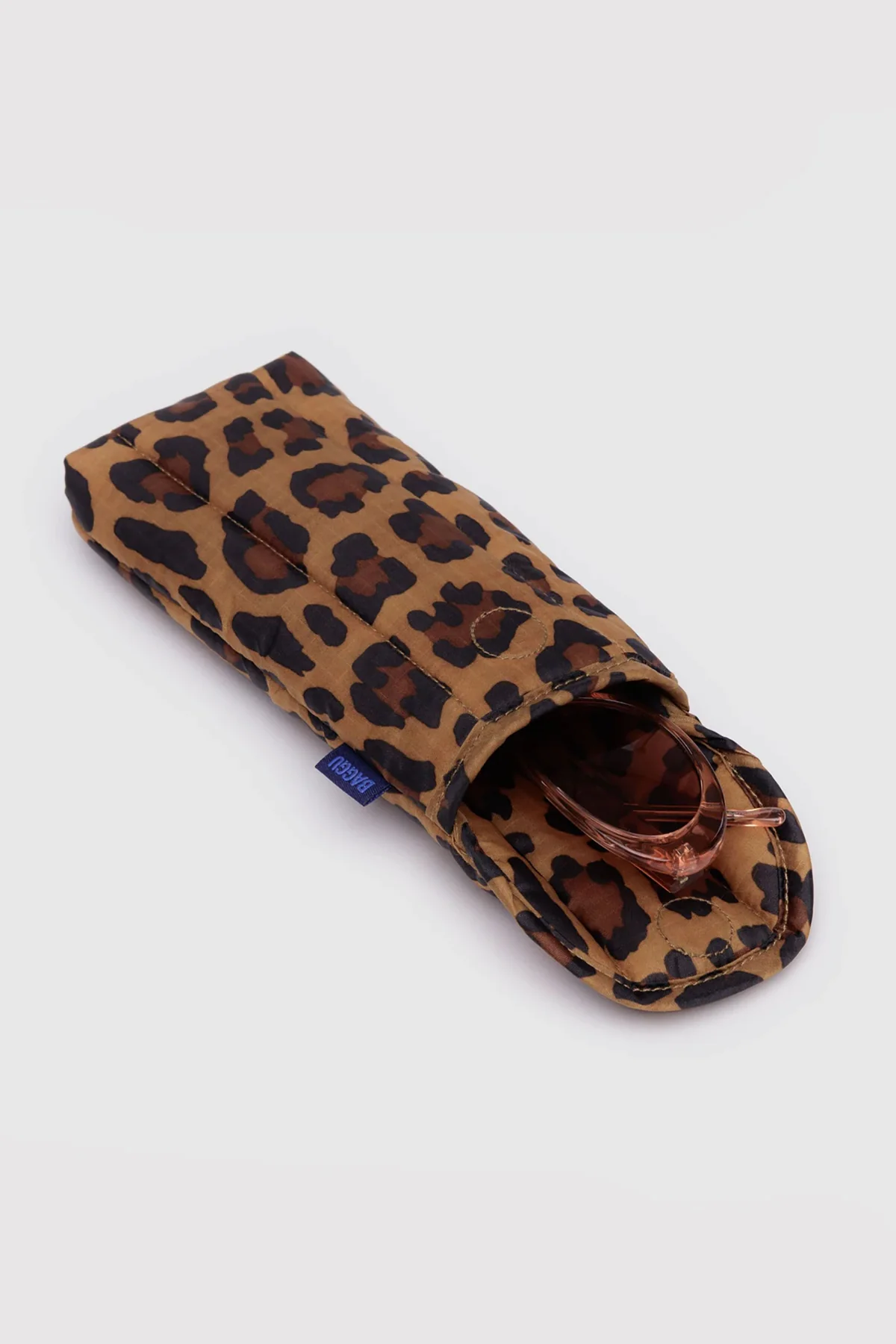 BAGGU Puffy Glasses Sleeve Leopard - Image 2