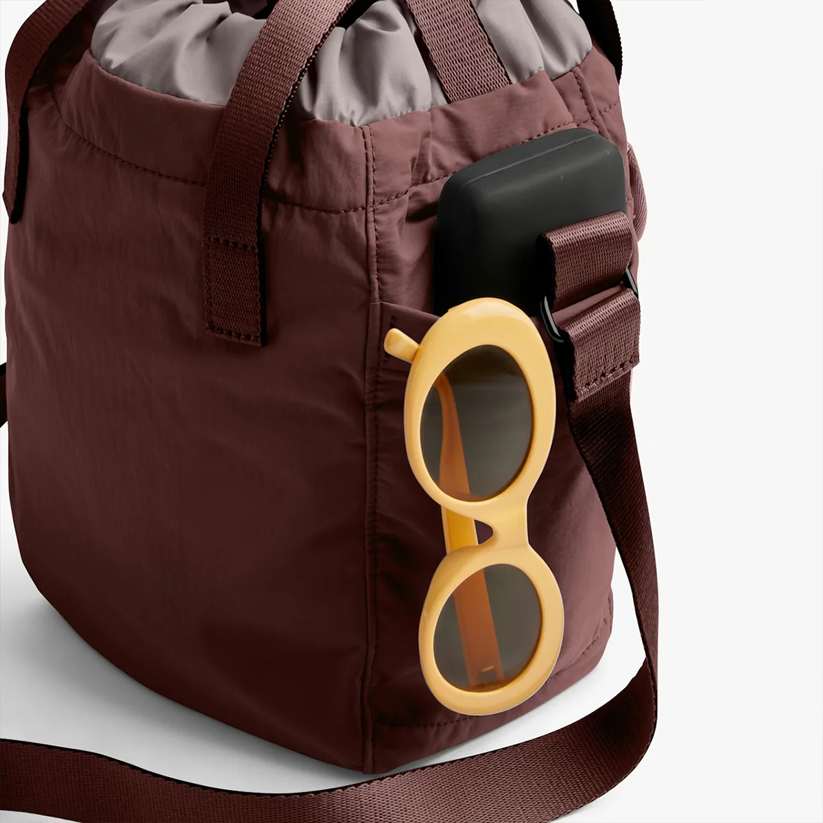 Bellroy Cinch Bucket Bag Burgundy - Image 7