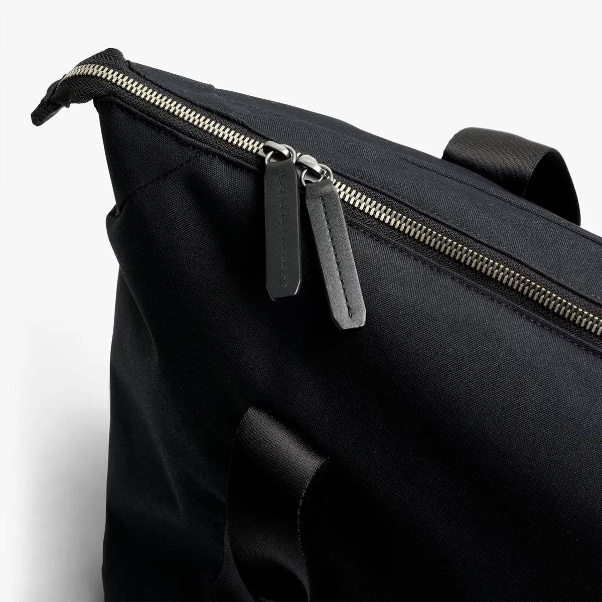 Bellroy Classic Getaway Bag Black - Image 5